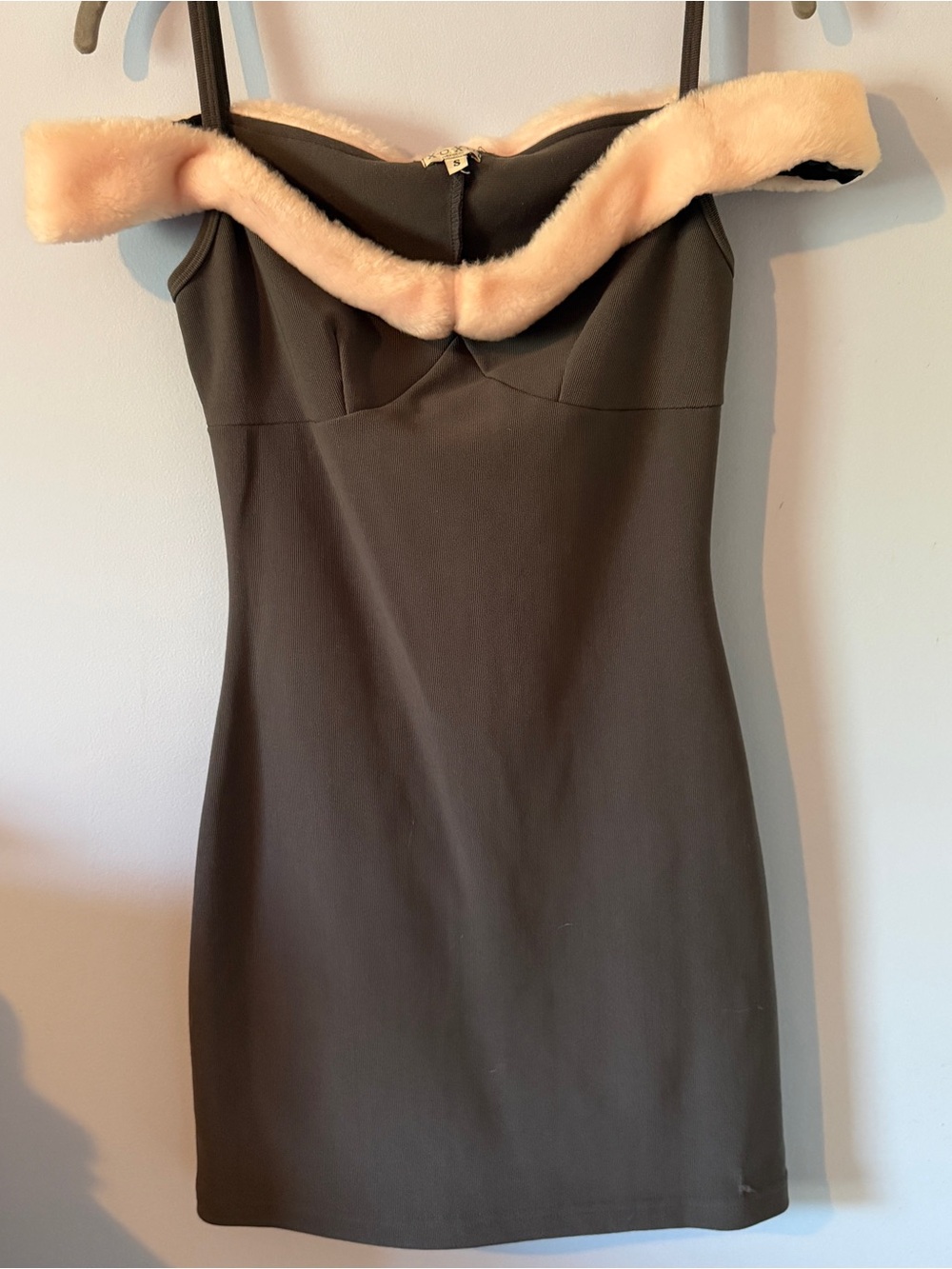 Vintage 90s Off-Shoulder Grey Dress with Pink Faux-Fur Trim